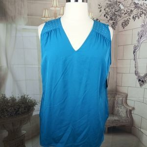 ❤️6 items for $25 sale!!❤️ Stud Detail Top